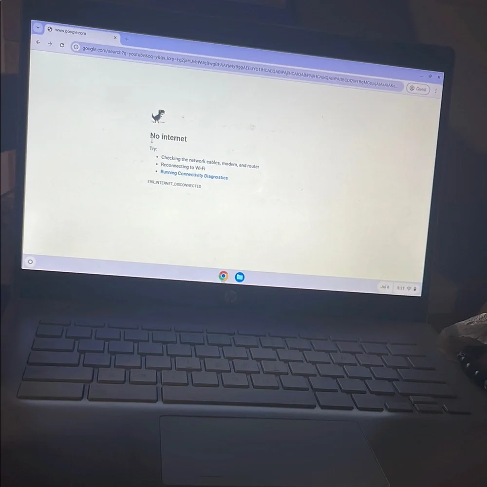 HP Notebook in Modern Silver only used it for one month size 13 inches
